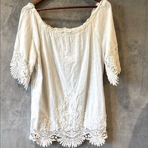 Boho Off Shoulder Lightweight Top Sz L Embroidered Lace at Sleeves and Hem.